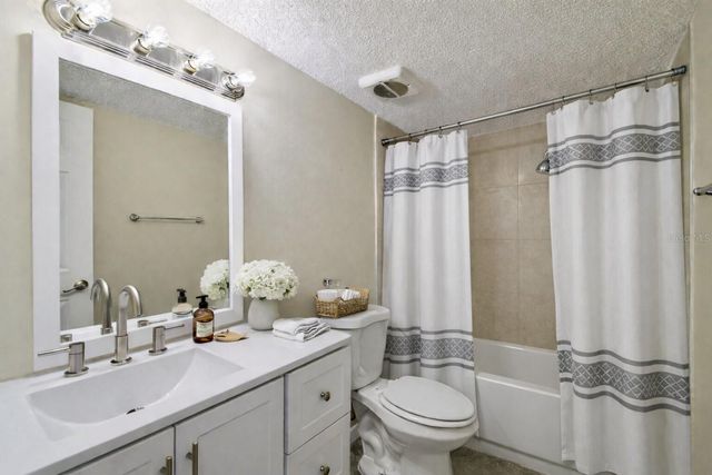 6330 NEWTOWN CIRCLE 30B4, Tampa, FL 33615