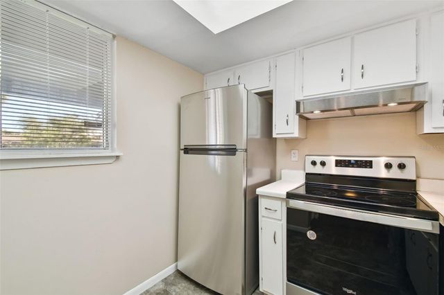 6330 NEWTOWN CIRCLE 30B4, Tampa, FL 33615