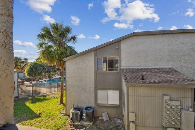 6330 NEWTOWN CIRCLE 30B4, Tampa, FL 33615