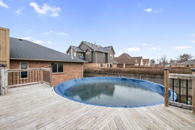 49248 Berkshire Drive, Chesterfield Township, MI 48047