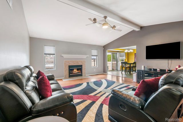 49248 Berkshire Drive, Chesterfield Township, MI 48047