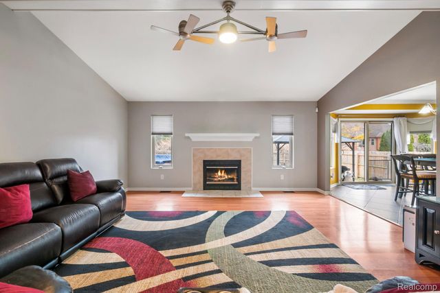 49248 Berkshire Drive, Chesterfield Township, MI 48047