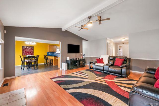 49248 Berkshire Drive, Chesterfield Township, MI 48047