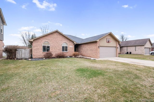 49248 Berkshire Drive, Chesterfield Township, MI 48047