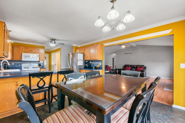 49248 Berkshire Drive, Chesterfield Township, MI 48047