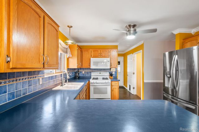 49248 Berkshire Drive, Chesterfield Township, MI 48047