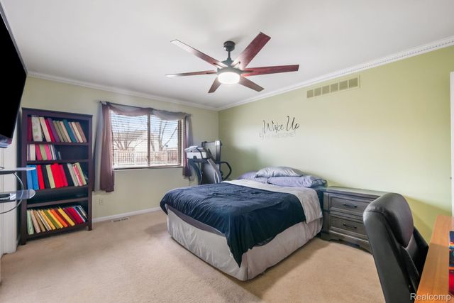 49248 Berkshire Drive, Chesterfield Township, MI 48047