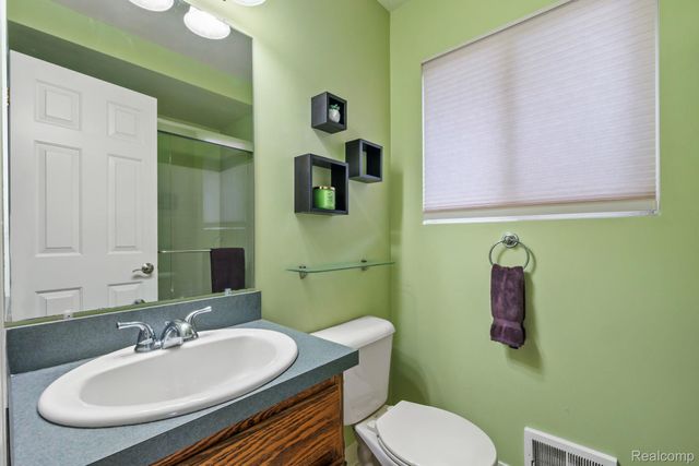 49248 Berkshire Drive, Chesterfield Township, MI 48047