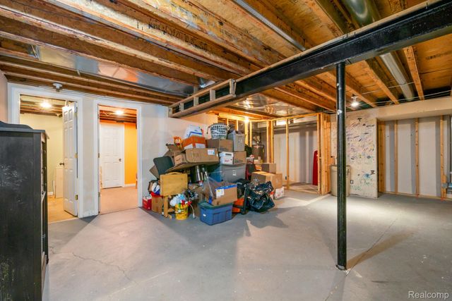 49248 Berkshire Drive, Chesterfield Township, MI 48047