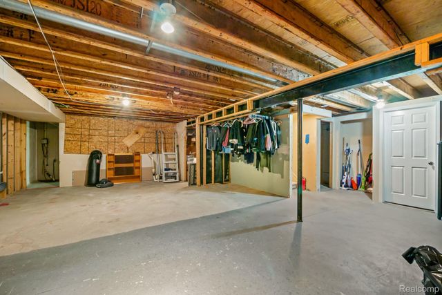 49248 Berkshire Drive, Chesterfield Township, MI 48047