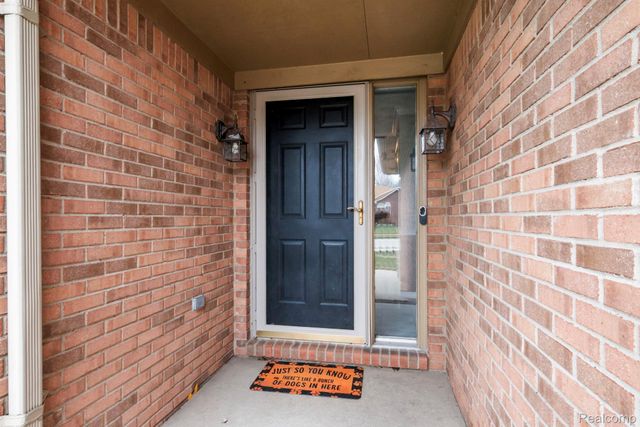 49248 Berkshire Drive, Chesterfield Township, MI 48047