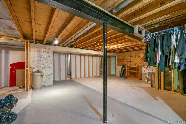 49248 Berkshire Drive, Chesterfield Township, MI 48047