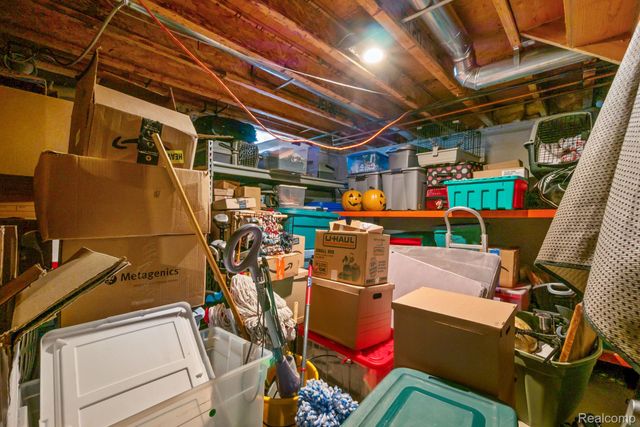 49248 Berkshire Drive, Chesterfield Township, MI 48047