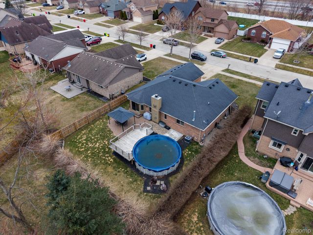 49248 Berkshire Drive, Chesterfield Township, MI 48047