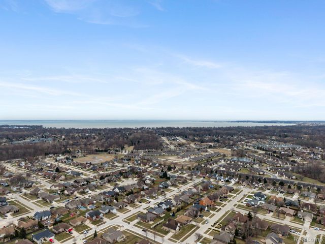 49248 Berkshire Drive, Chesterfield Township, MI 48047