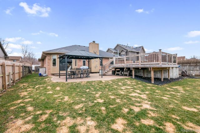 49248 Berkshire Drive, Chesterfield Township, MI 48047