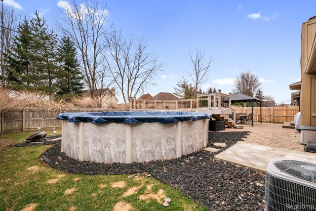 49248 Berkshire Drive, Chesterfield Township, MI 48047