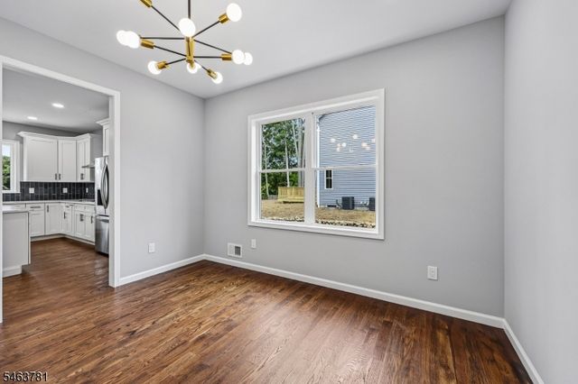 8 Chamberlain Ln, Mount Olive Twp., NJ 07828