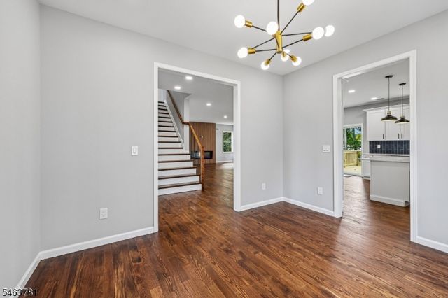8 Chamberlain Ln, Mount Olive Twp., NJ 07828