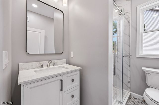8 Chamberlain Ln, Mount Olive Twp., NJ 07828