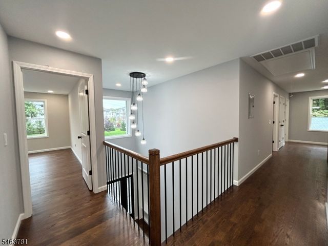 8 Chamberlain Ln, Mount Olive Twp., NJ 07828
