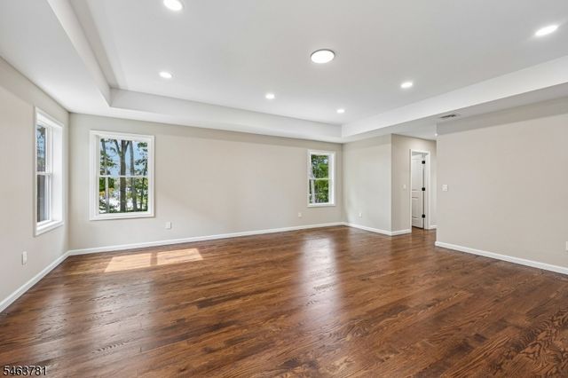 8 Chamberlain Ln, Mount Olive Twp., NJ 07828