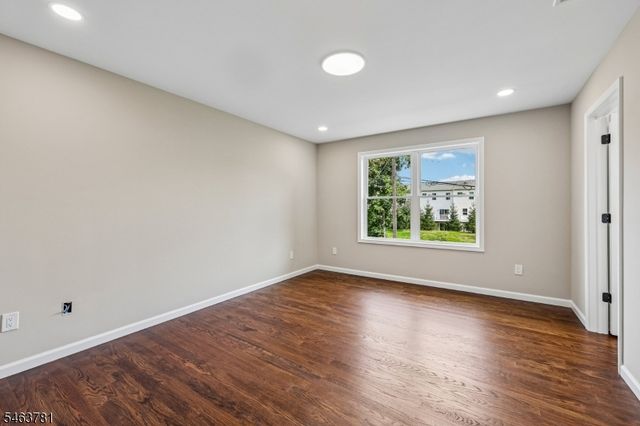 8 Chamberlain Ln, Mount Olive Twp., NJ 07828