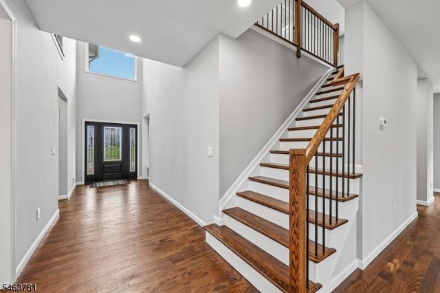 8 Chamberlain Ln, Mount Olive Twp., NJ 07828