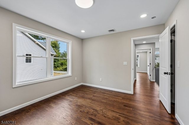 8 Chamberlain Ln, Mount Olive Twp., NJ 07828