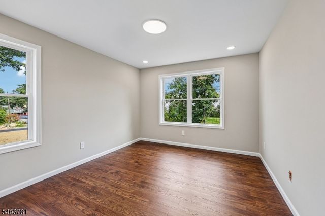 8 Chamberlain Ln, Mount Olive Twp., NJ 07828