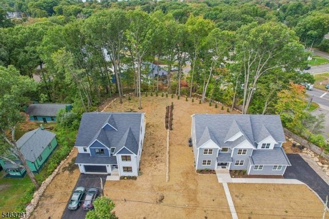 8 Chamberlain Ln, Mount Olive Twp., NJ 07828