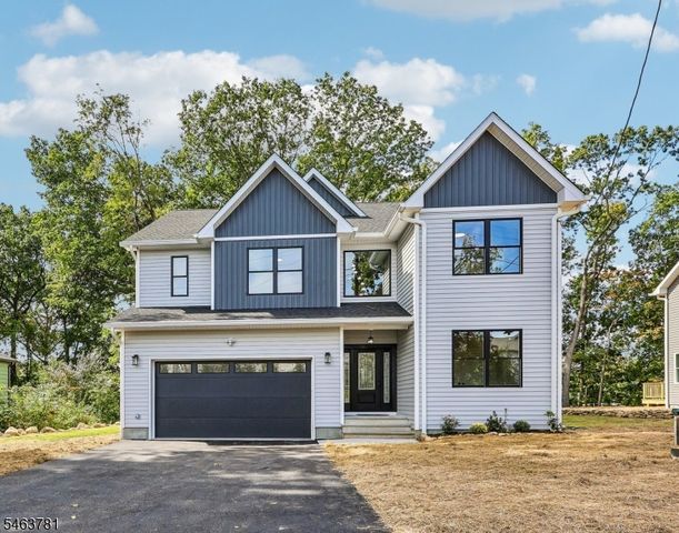 8 Chamberlain Ln, Mount Olive Twp., NJ 07828