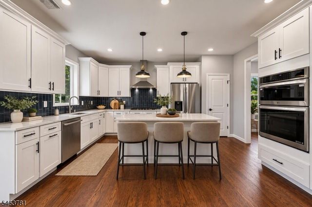 8 Chamberlain Ln, Mount Olive Twp., NJ 07828