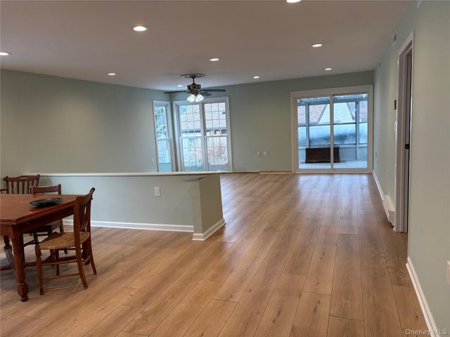 498 Cranston Lane, Ridge, NY 11961