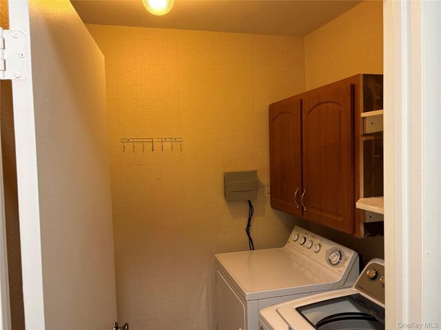 498 Cranston Lane, Ridge, NY 11961