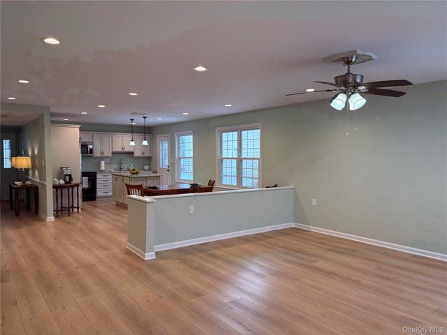 498 Cranston Lane, Ridge, NY 11961