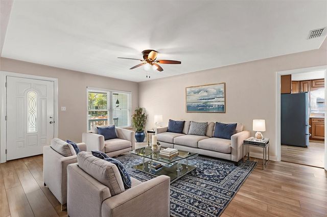 811 40TH AVENUE N, St Petersburg, FL 33703