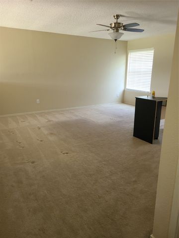 2352 Warrington Drive, Grand Prairie, TX 75052