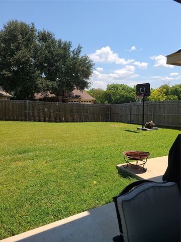 2352 Warrington Drive, Grand Prairie, TX 75052