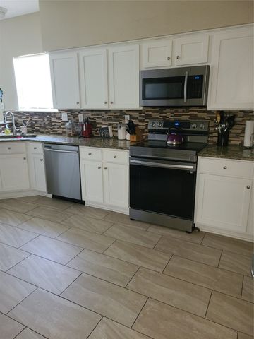 2352 Warrington Drive, Grand Prairie, TX 75052