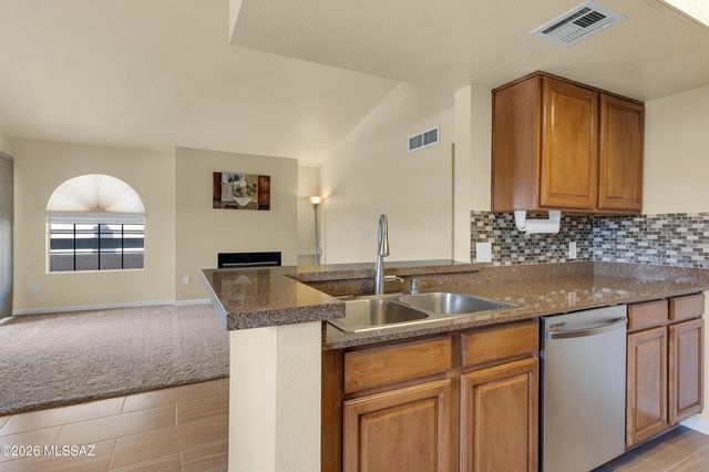 101 S Players Club Dr Apt 7201, Tucson, AZ 85745