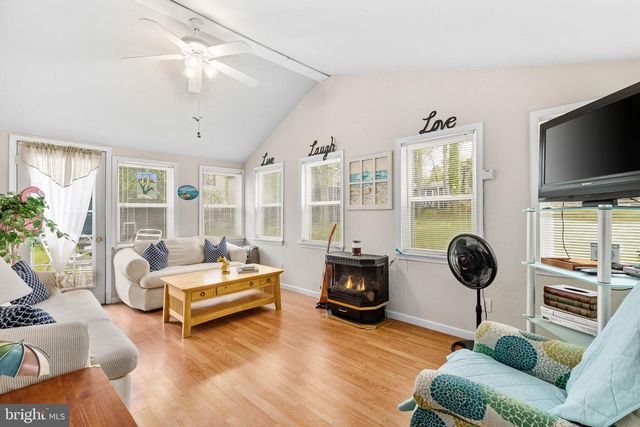 54 4TH ST, North East, MD 21901