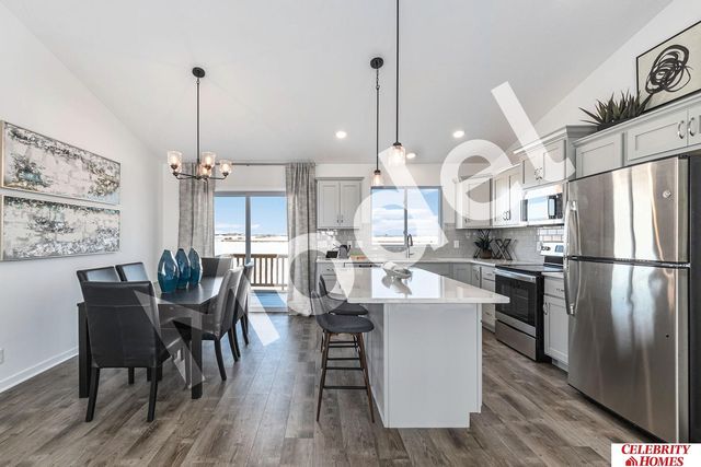 8009 N 113 Street, Omaha, NE 68142