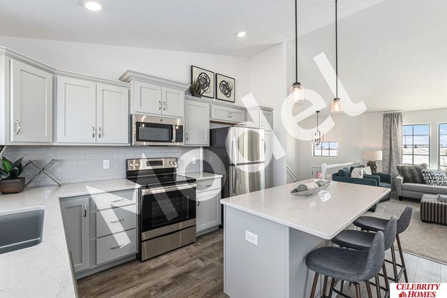 8009 N 113 Street, Omaha, NE 68142