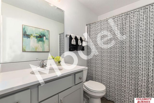 8009 N 113 Street, Omaha, NE 68142