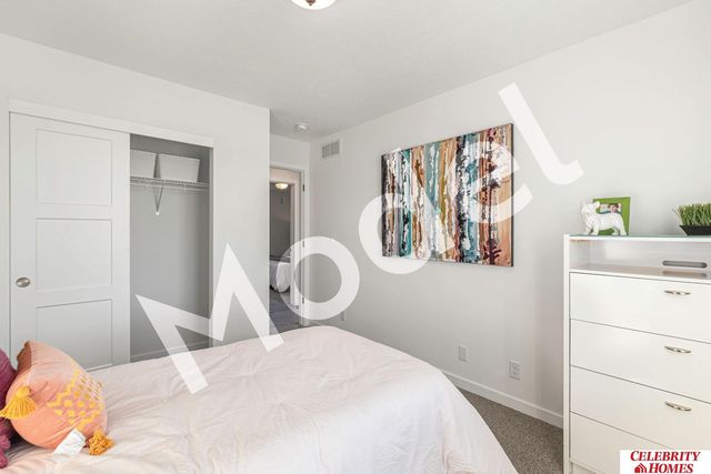 8009 N 113 Street, Omaha, NE 68142