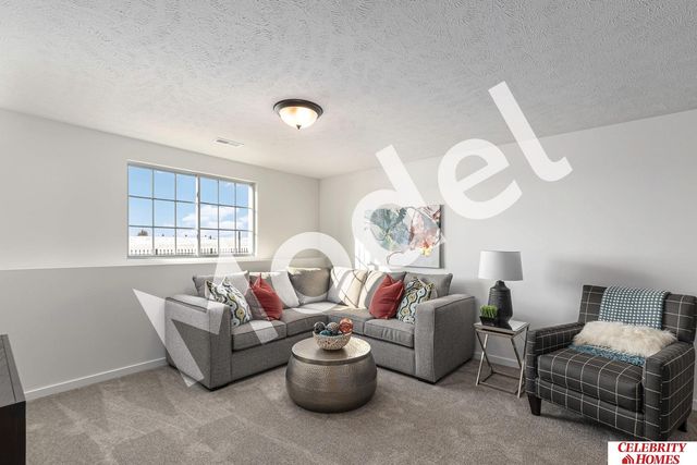 8009 N 113 Street, Omaha, NE 68142