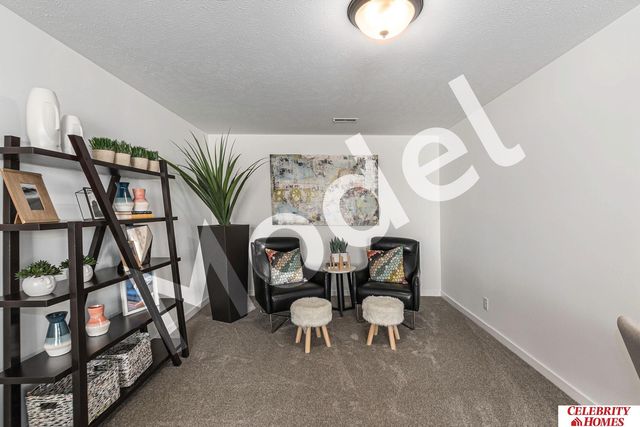 8009 N 113 Street, Omaha, NE 68142