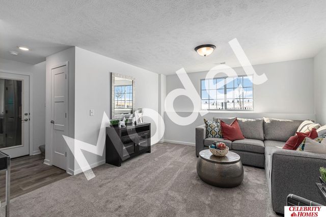 8009 N 113 Street, Omaha, NE 68142