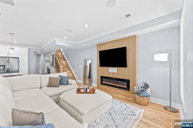 335 Virginia Avenue 2, Jersey City, NJ 07304